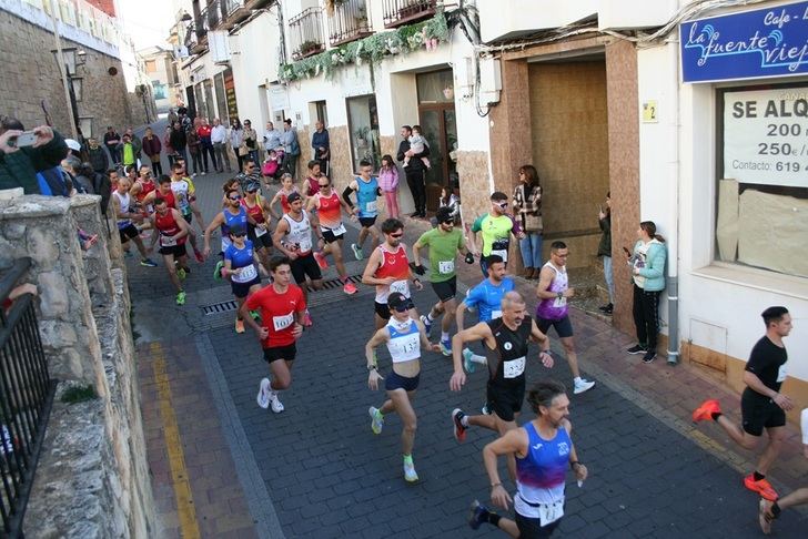 María José Larrey y David Morcillo estrenan victoria en la Carrera Popular de Yeste