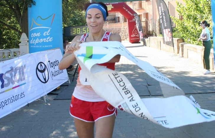 Montejano y Valera ganan en la IX Carrera Popular de Férez