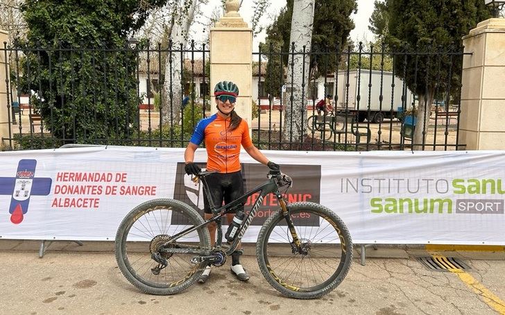 Pedro López y Lucía Navarro vencen en la prueba BTT de Madrigueras