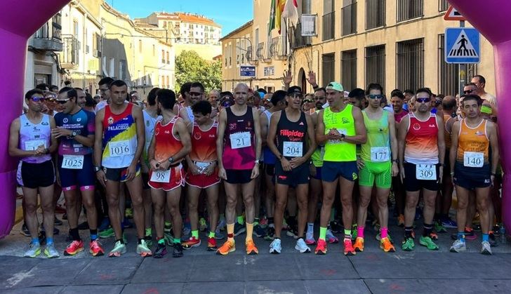 José Antonio Hernández y Eva Moreno ganan en Chinchilla la Carrera Popular