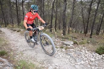 David Zafra y Lucía Navarro comienzan dominando en la Copa BTT Desafío Albacete