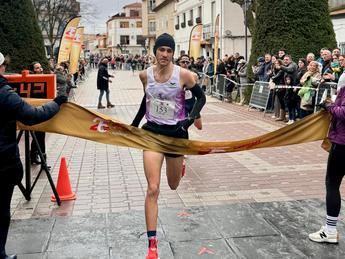 Jaime Arias pone fin a la racha ganadora de Manu Gutiérrez en el 10K de Villarrobledo