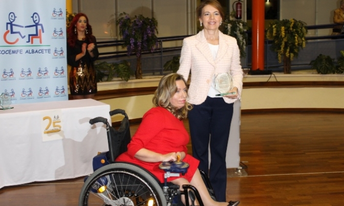 COCEMFE entregó 19 premios con motivo de su 25 aniversario, en una gala celebrada en Albacete