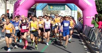 Rosario Gómez y José Antonio Hernández vencieron en la Medio Maraton de La Roda