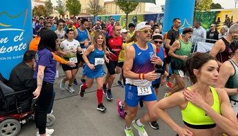 David Castro rebaja su propio récord en la vigésima edición de la Media Maratón Villa de La Roda