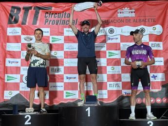Iván Carrasco y Gemma García se coronan campeones en la XIII Marcha BTT de Casas de Juan Núñez