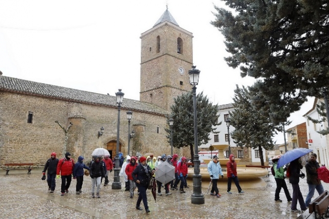 La nieve cambió el plan de la ruta senderista de la Diputación en Munera