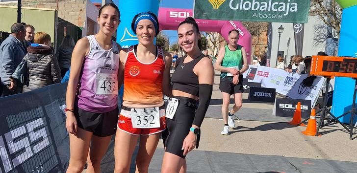 José Antonio Hernández y Eva Valera lograron su tercer triunfo en la Carrera Popular de El Bonillo