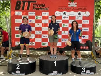 José Bernabé López y Almudena Jiménez se coronan campeones en la XV BTT de Villaverde de Guadalimar