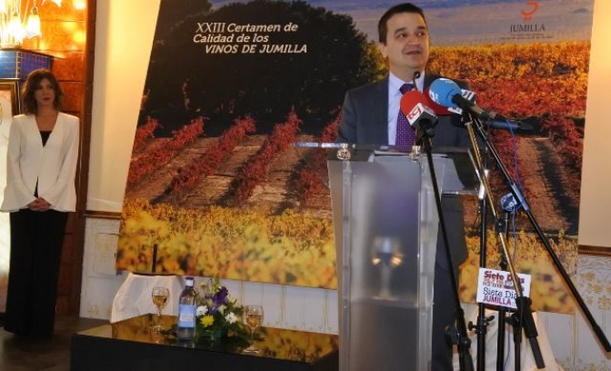 La Junta de Castilla-La Mancha valora la excelencia de la DO Vinos Jumilla y defiende la rentabilidad de los agricultores