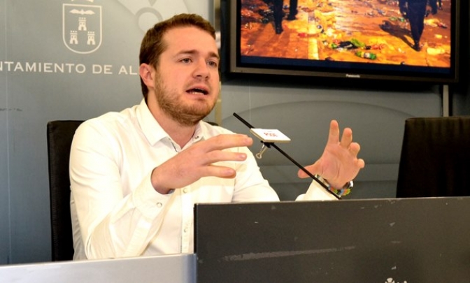 El PSOE de Albacete critica que el Ayuntamiento no dé otra alternativa a los jóvenes que el ‘botellón’
