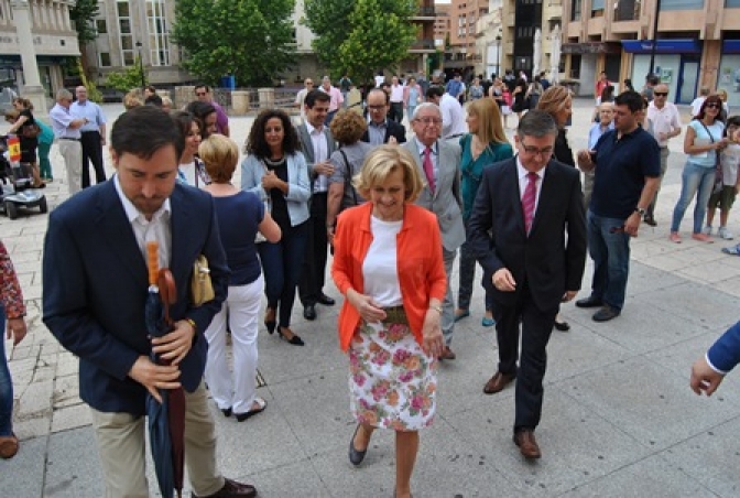La alcaldesa asiste a la misa en honor al patrón de la ciudad en el día festivo de San Juan en Albacete