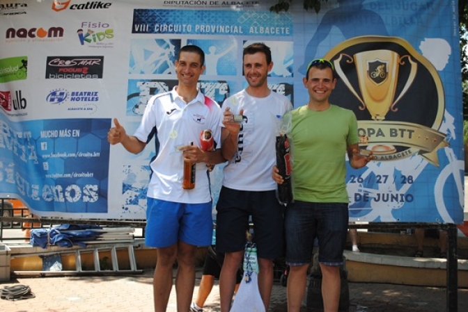 Nieves Giménez y José Antonio Sarriá ganaron la carrera de BTT de Socovos (galería de imágenes)