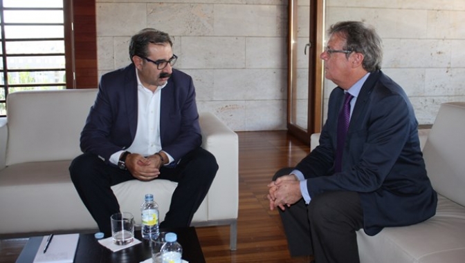 La Consejería de Sanidad y la UCLM acuerdan trabajar juntas en materia sanitaria