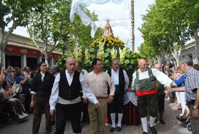 Misa en Honor da la Virgen de los Llanos y regreso de la imagen al Ayuntamiento. La Feria se acaba