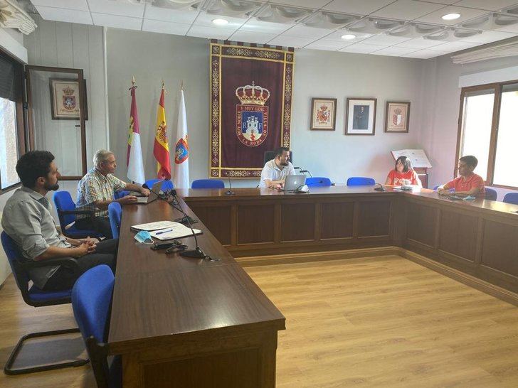 El alcalde de La Roda realiza un seguimiento del Proyecto CLIME sobre el cambio de luminarias en la ciudad