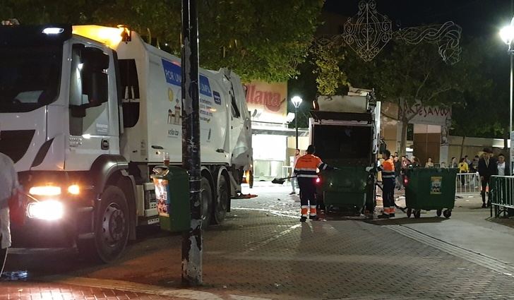 Madrugada en la Feria de Albacete: Los trabajos de limpieza se intensifican