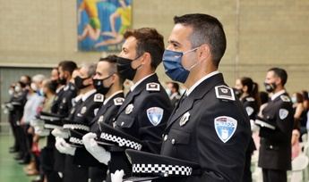 Emotivo acto para los recién estrenados policías locales de Albacete y los nuevos oficiales