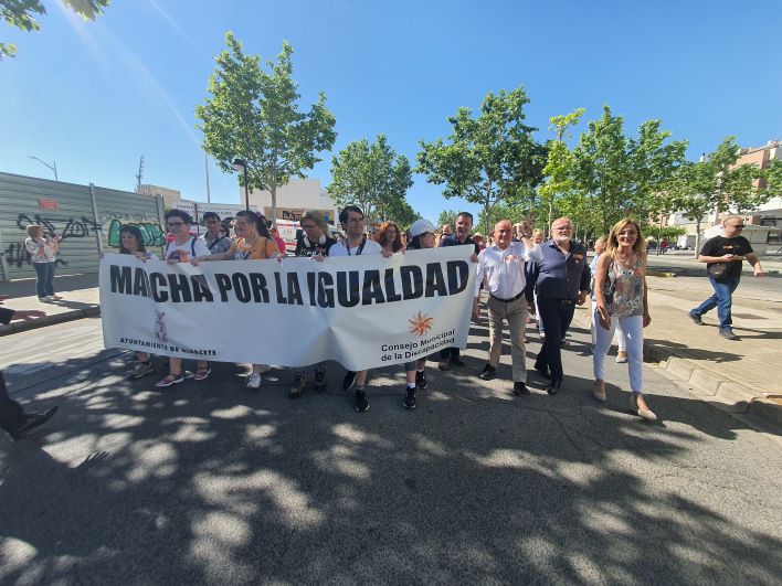 Cabañero participa en la XIV ‘Marcha por la Igualdad’ de Albacete 