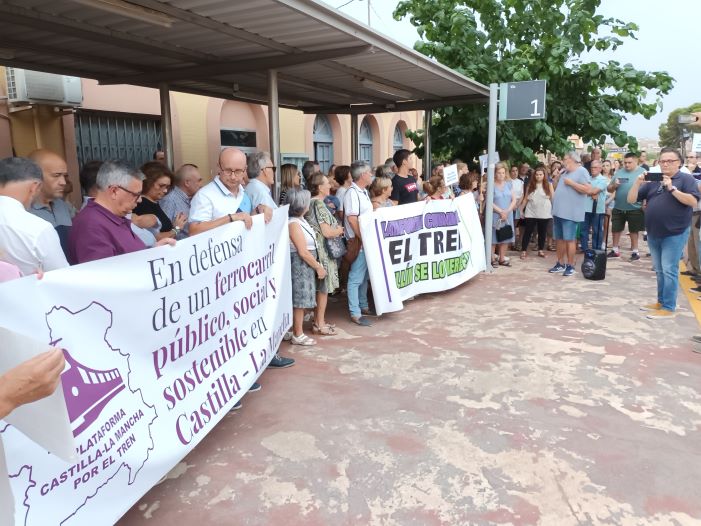 Hellín responde a la llamada de la Plataforma en defensa del Tren