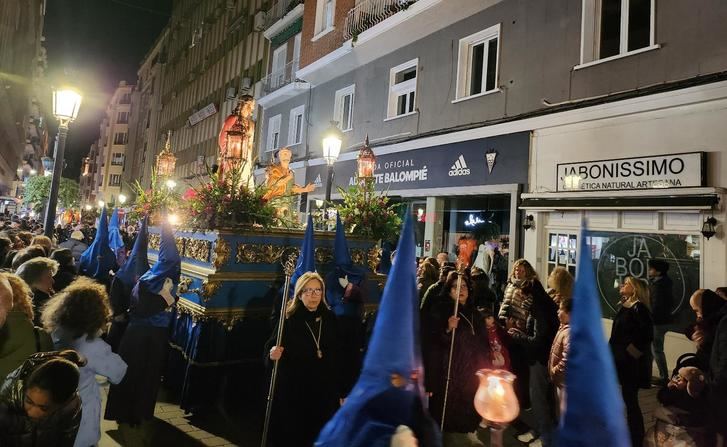 Miles de personas y mucho frío acompañan en Albacete la procesión de la Oración en el Huerto