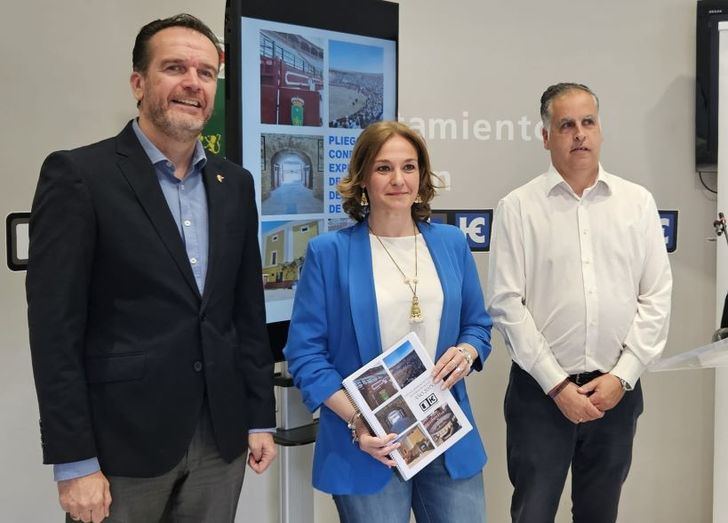 El Ayuntamiento de Hellín firma convenio para revitalizar la actividad taurina con 50.000 euros
