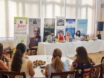 Rosa González de la Aleja elogia la iniciativa Sonrisas de cuento de Onda Cero en Albacete
