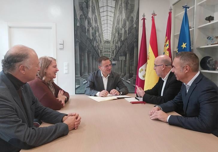 Convenio del Ayuntamiento de Albacete con Cruz Roja para atención a desfavorecidos
