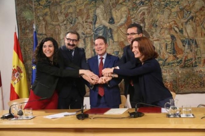 García-Page firma con la Fundación Amancio Ortega un acuerdo para la adquisición de equipamiento tecnológico