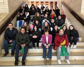 La concejala de Cultura en Albacete recibe a un grupo de estudiantes italianos 
