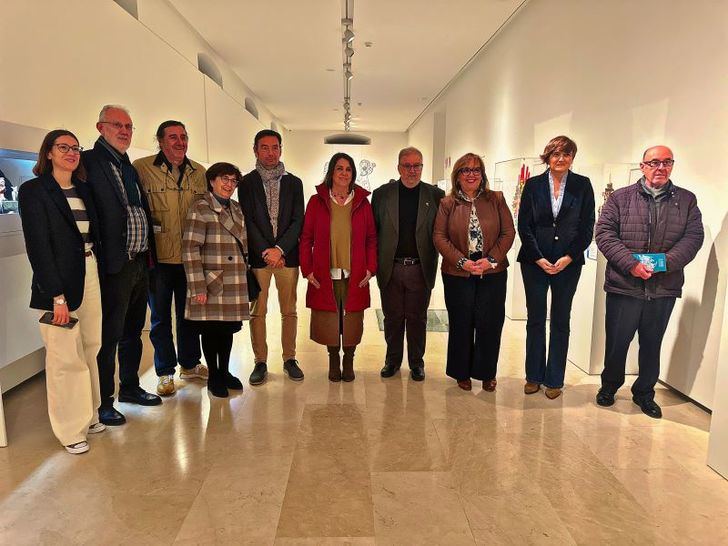 Elena Serrallé inaugura la exposición “La Navidad en los pueblos del mundo” en Ciudad Real con 85 belenes