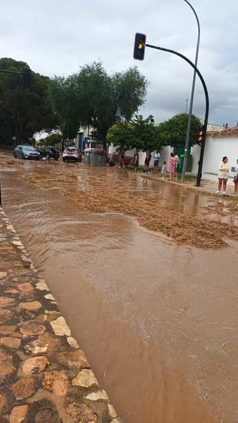 El alcalde de Albacete se desplaza a Argamas&#243;n para seguir &#8216;in situ&#8217; la situaci&#243;n creada por el desbordamiento de la rambla