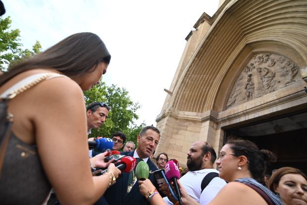 Serrano destaca el fervor hacia la Virgen de Los Llanos durante la Misa en la Catedral de Albacete