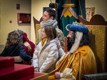 Los Carteros Reales reciben cartas en el Museo Municipal de Albacete para los Reyes Magos