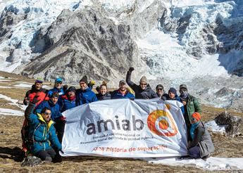 La expedición Álex-Txikon-Amiab consigue su objetivo y llega al Everest