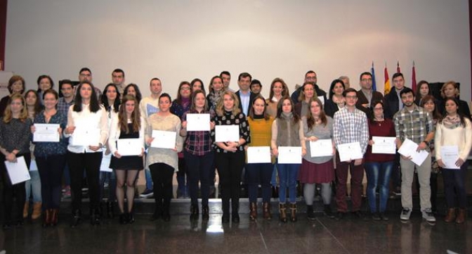 Entrega de los 53 diplomas correspondientes a la II fase del programa de ‘Becas para jóvenes titulados’ en Albacete