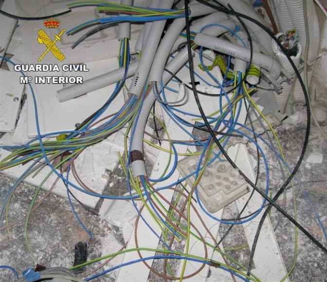 La Guardia Civil de Almansa (Albacete) detiene a un vecino de la localidad y recupera 30 kilos de cable de cobre