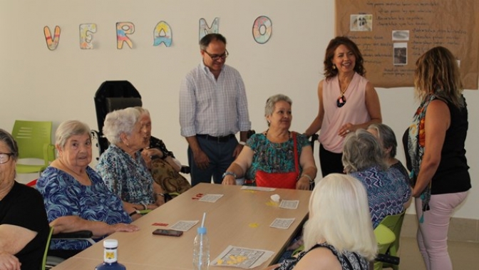 La Junta de Castilla-La Mancha duplica las estancias temporales de personas mayores en residencias hasta alcanzar las 70.000 durante 2016