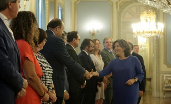 La Junta de Castilla-La Mancha anuncia una oferta pública de 8.500 plazas en Educación y Sanidad en los próximos dos años
