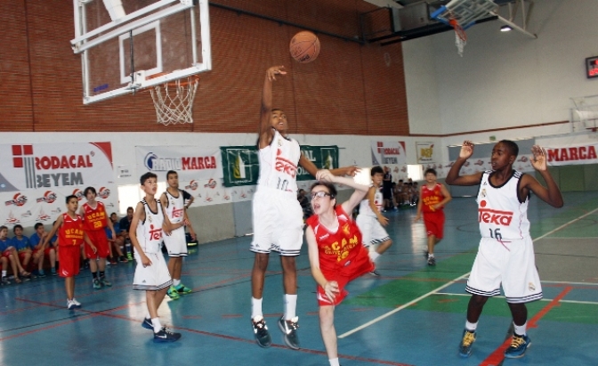 Nivel y competitividad en el Torneo Internacional de Minibasket MARCA ‘Villa de La Roda’