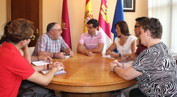 El alcalde de Albacete reitera su compromiso con las asociaciones socio-sanitarias