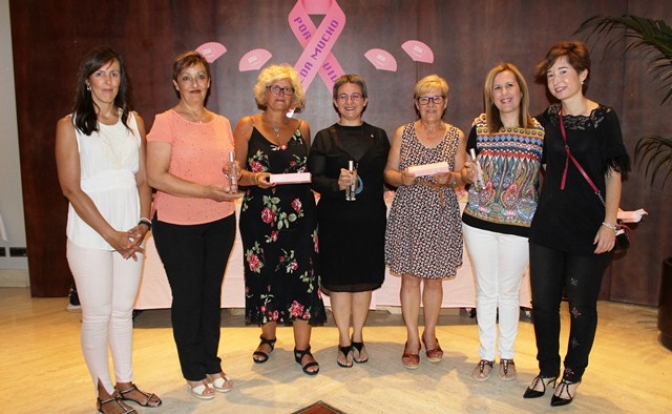 AMAC presentó su nuevo perfume solidario para ayudar a los mujeres con cáncer de mama en Albacete