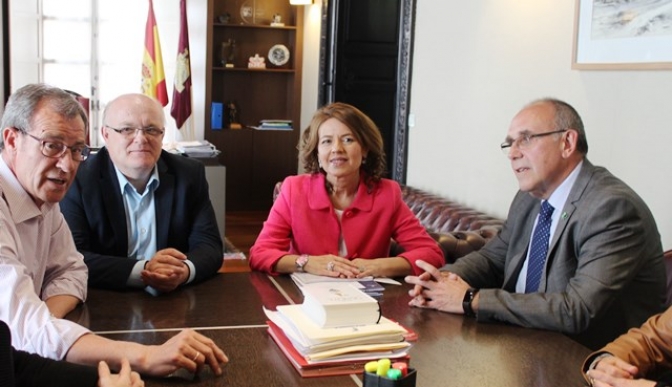 La Junta de Castilla-La Mancha informa a Asprona de la situación creada por el rechazo de Podemos al presupuesto 2017