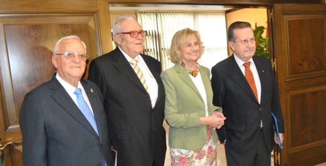 Bayod preside el acto de celebración del Día Internacional de las Personas Mayores en el Auditorio Municipal