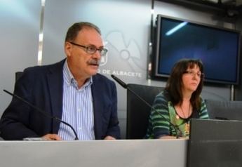 PSOE e IU registra las preguntas que harán al Gobierno municipal sobre la designación de la jefa de servicio que tiene una causa abierta en el ‘Caso Guateque’
