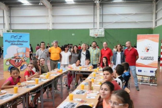 Más de 20.000 escolares de Castilla-La Mancha han participado hoy en desayunos saludables en sus centros