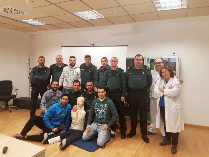 El Hospital General de Villarrobledo forma en primeros auxilios a veinte agentes de la Guardia Civil