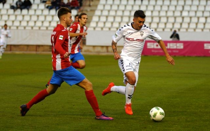 El Albacete recupera el camino del triunfo y vence en Navalcarnero (1-3) con tres goles de Héctor Hernández