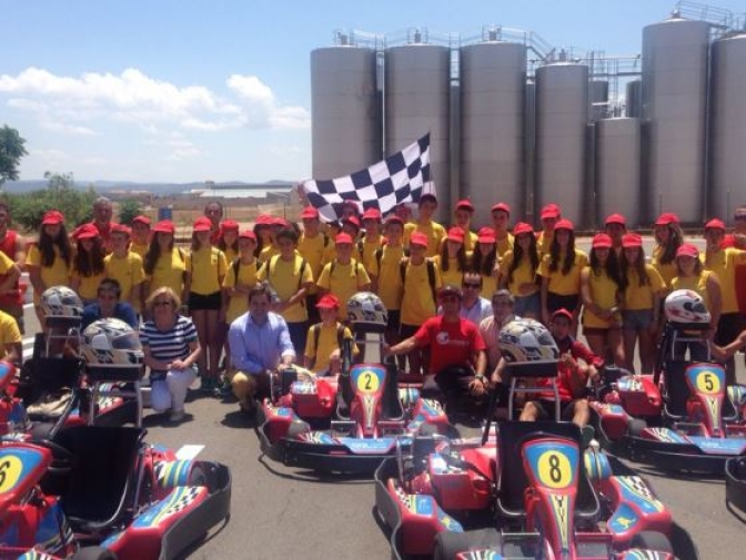 35 jóvenes de la provincia disfrutan en el Campamento de Medio Ambiente y Aventura que se celebra en Alcalá del Júcar