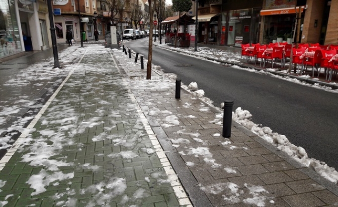 Críticas y discrepancias en Albacete por la gestión municipal para retirar la nieve y el hielo